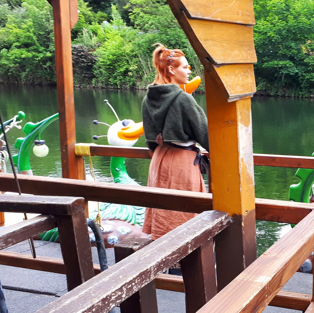 🖤
.
#phantasialand #wuzetown #wuzetal #freizeitpark #fantasy #amusementpark #wassertreter #tretboot