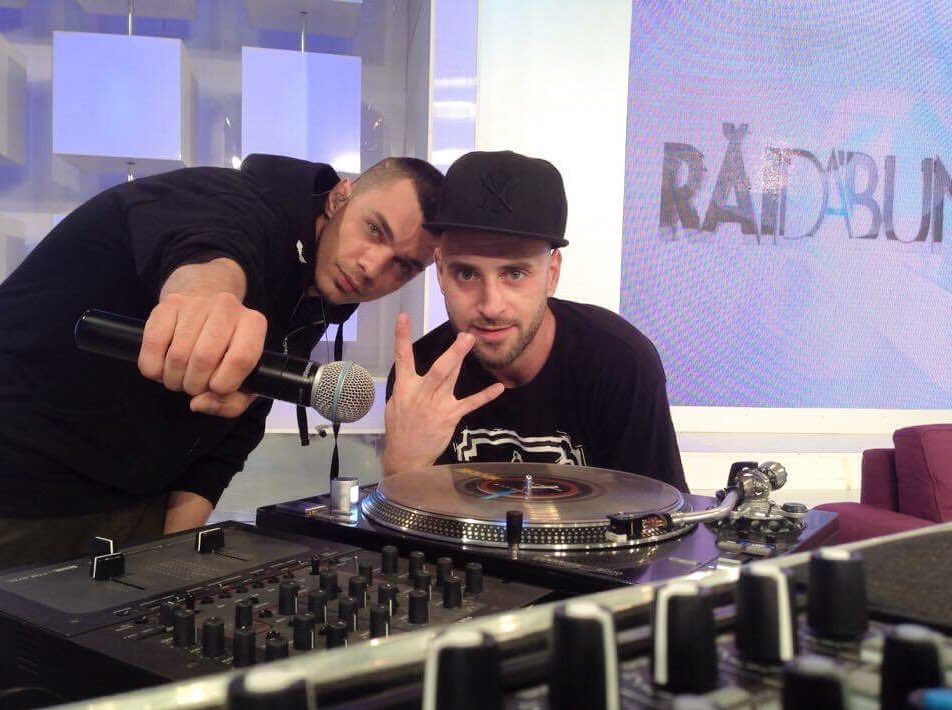 VescanOfficial's tweet photo. Live la #raidabuni. https://t.co/HWOg3bbmyD
