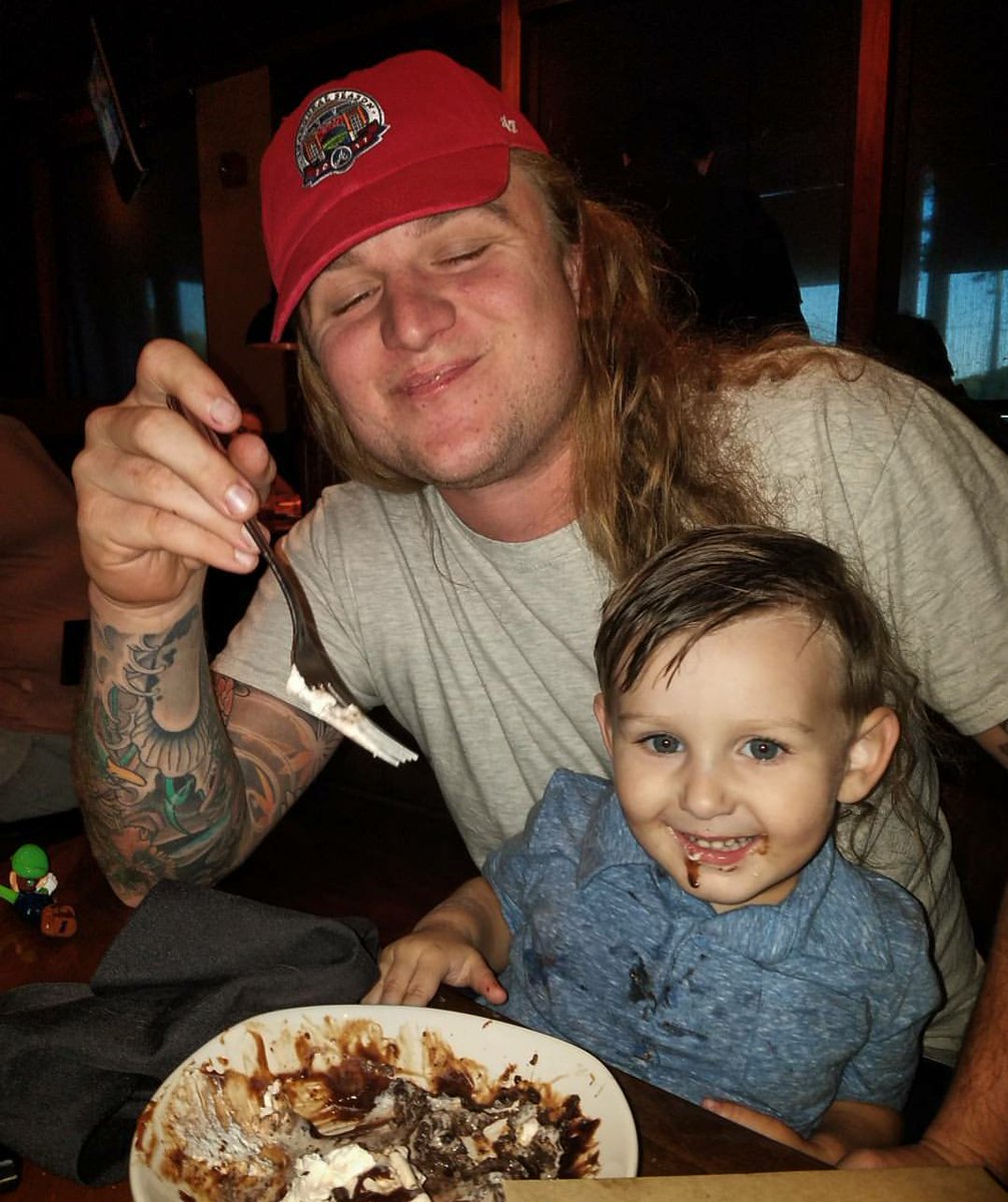 ProspectsBraves's tweet photo. Cutter Dyals is another Tampa guy drafted today. We look alike kinda but he's good at throwing baseball while I'm good at.. eating ice cream https://t.co/3FwYpN0SU3