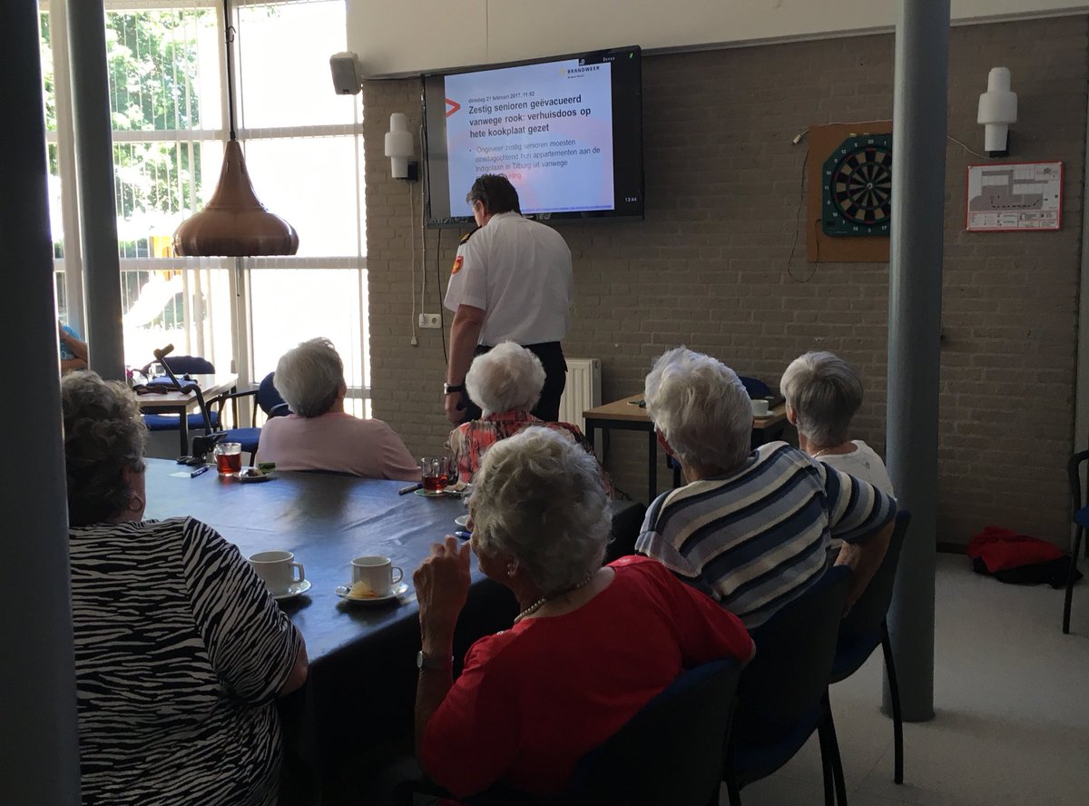 Vanmiddag bewonersbijeenkomst met de Brandweer. Bewustwording van brandgevaarlijke situaties die huurders kunnen voorkomen. @wocomooiland