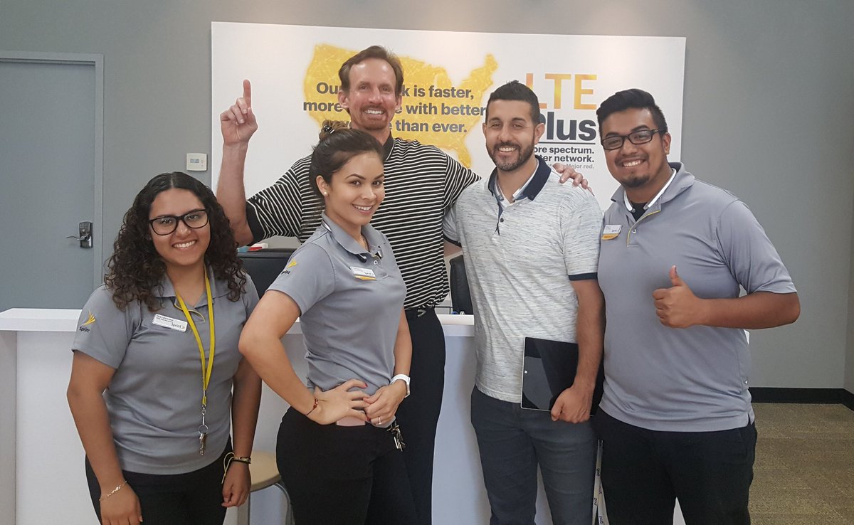 Always good to spend time w/ <a href="/MarvinYeldo/">Marvin Yeldo</a> &amp; the PCS Mobile Solutions team! Gearing up for #SprintSaysThanks on Sat June 17th. #BigSavings