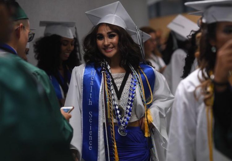 S E N I O R S tweet media