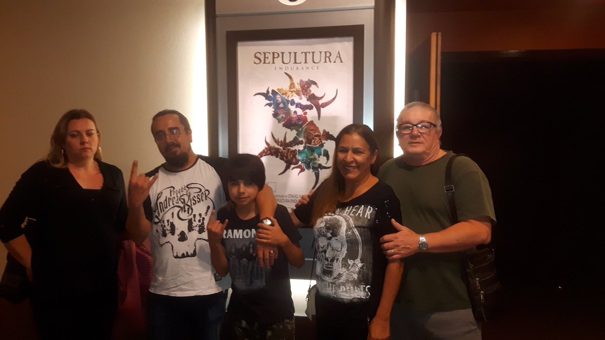 pauloborba1979's tweet photo. 3 gerações assistindo Sepultura Endurance 🤘🤘🤘 @andreaskisser @PatKisser @bill_abecia @sepulturacombr @SepularmyBrazil @Sepulnation_com https://t.co/28JKikn7vQ