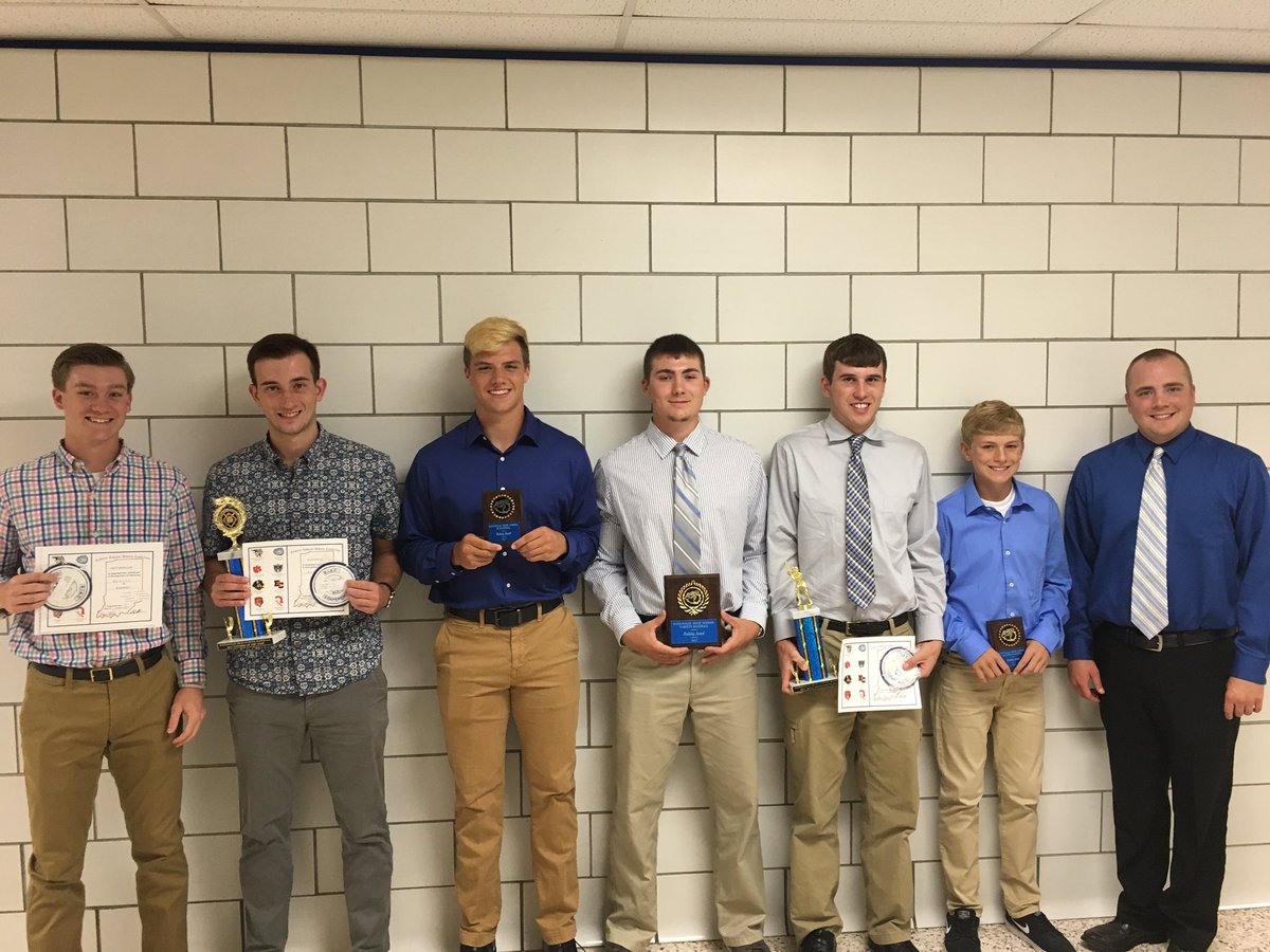 BatesvilleBB's tweet photo. Congrats to our award winners from the banquet!
#BABTJ #PushTheBoulder https://t.co/QhFOSihBLx
