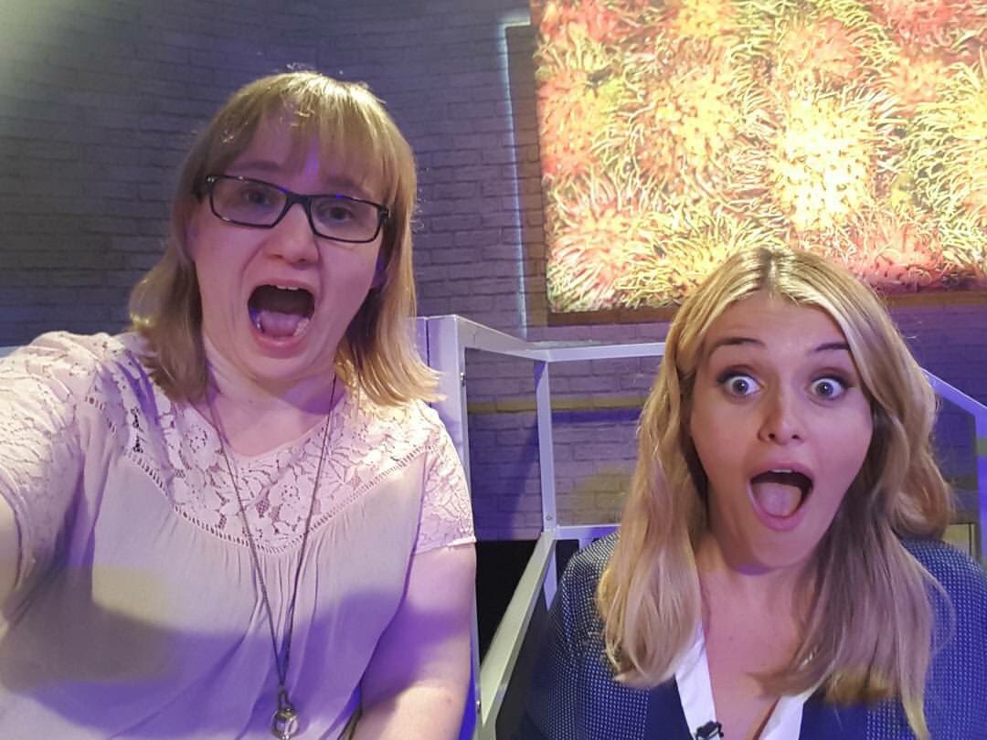 TheWhistlerHP's tweet image. Love watching @DaphneOz on #CooksVSCons! Miss ya, lady! Hope we can redo this selfie soon!