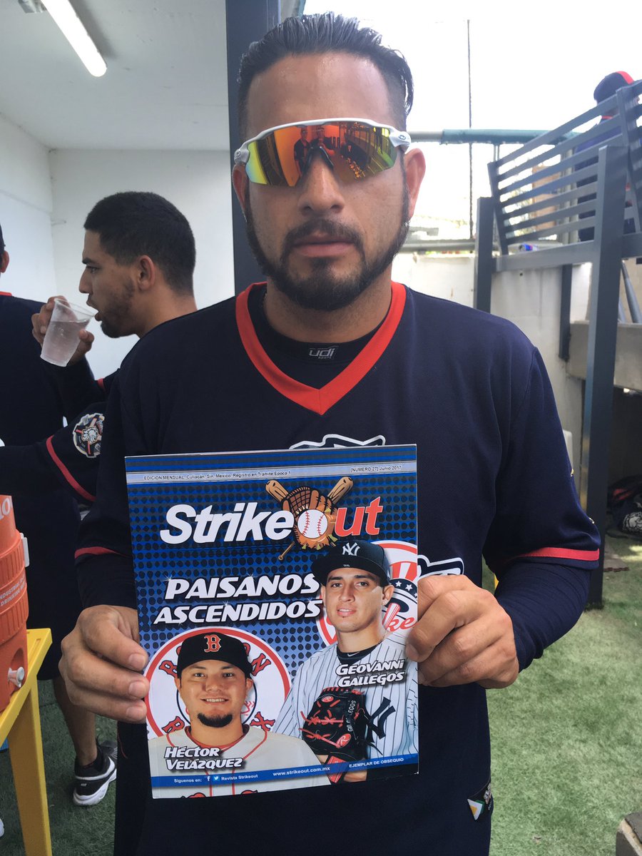 NacimosBravos's tweet photo. Gracias a la @Rev_Strikeout por las revistas #BuenMaterial #NacimosBravos https://t.co/lY35v0sBDH
