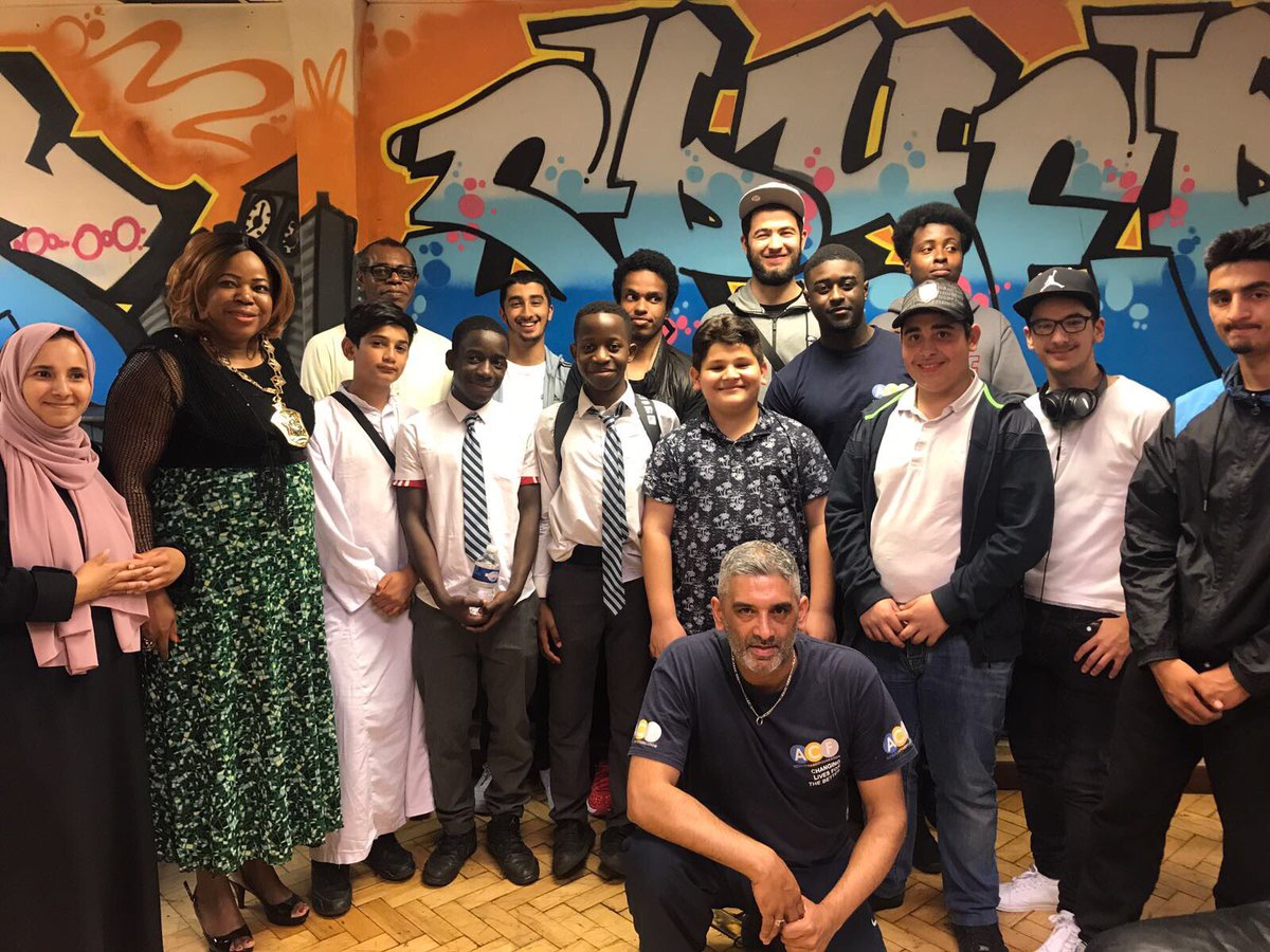Active_Change_F's tweet photo. Great having Waltham Forest mayor @yemiosho attend our Community Iftar with our young people. #community #mayor #iftar https://t.co/1qO57oMhFt