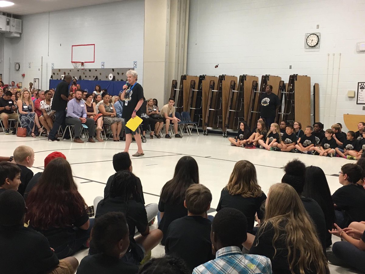 kjerstix6's tweet photo. Fifth grade promotion. https://t.co/Bc8q32m7fA