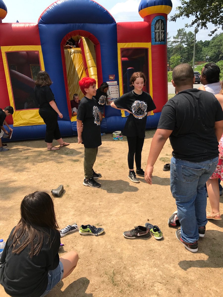 kjerstix6's tweet photo. Fifth grade promotion. https://t.co/Bc8q32m7fA