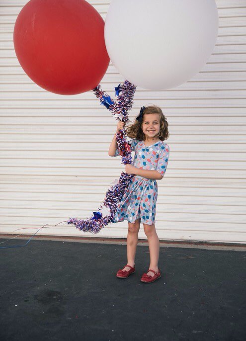 AmandaMueller5's tweet photo. fun and festive 👗for your little one this 4th 🇺🇸 Sale tonight 8pm! Sizes 6-12 mo-8/10! https://t.co/AEq9BYKzxk
#dotdotsmile #4thofjuly #cute https://t.co/4OY1NE5g78