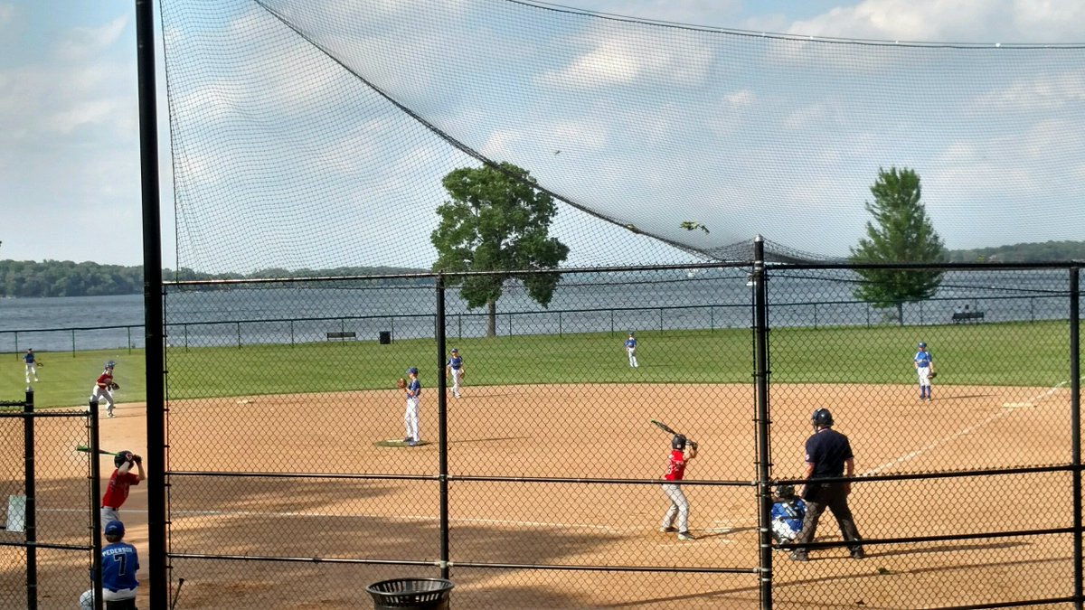 BanditsBTBA's tweet photo. 12AA Bandits playing along the lovely shore of Lake Minnetonka
#OnlyInMinnesota #GoBandits https://t.co/N8KFI84ljW