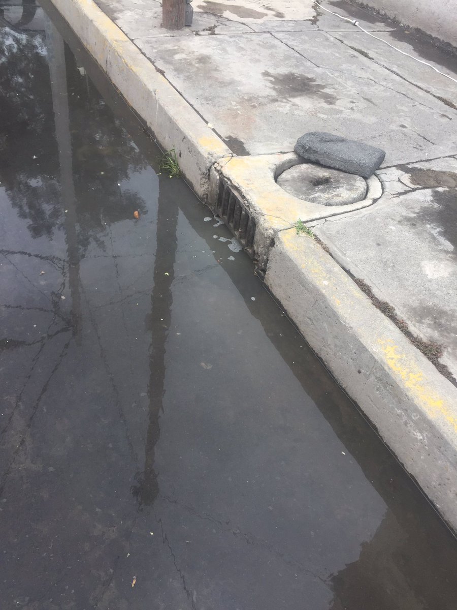 Coladera tapada, urge desasolve! @Del_Iztapalapa <a href="/AGUCDMX/">AGU CDMX</a> <a href="/DesDeleg_Izt/">D.G.D. Delegacional</a> C1 Carlos M Rincon 46 U.H. Vicente Guerrero SMZA 5