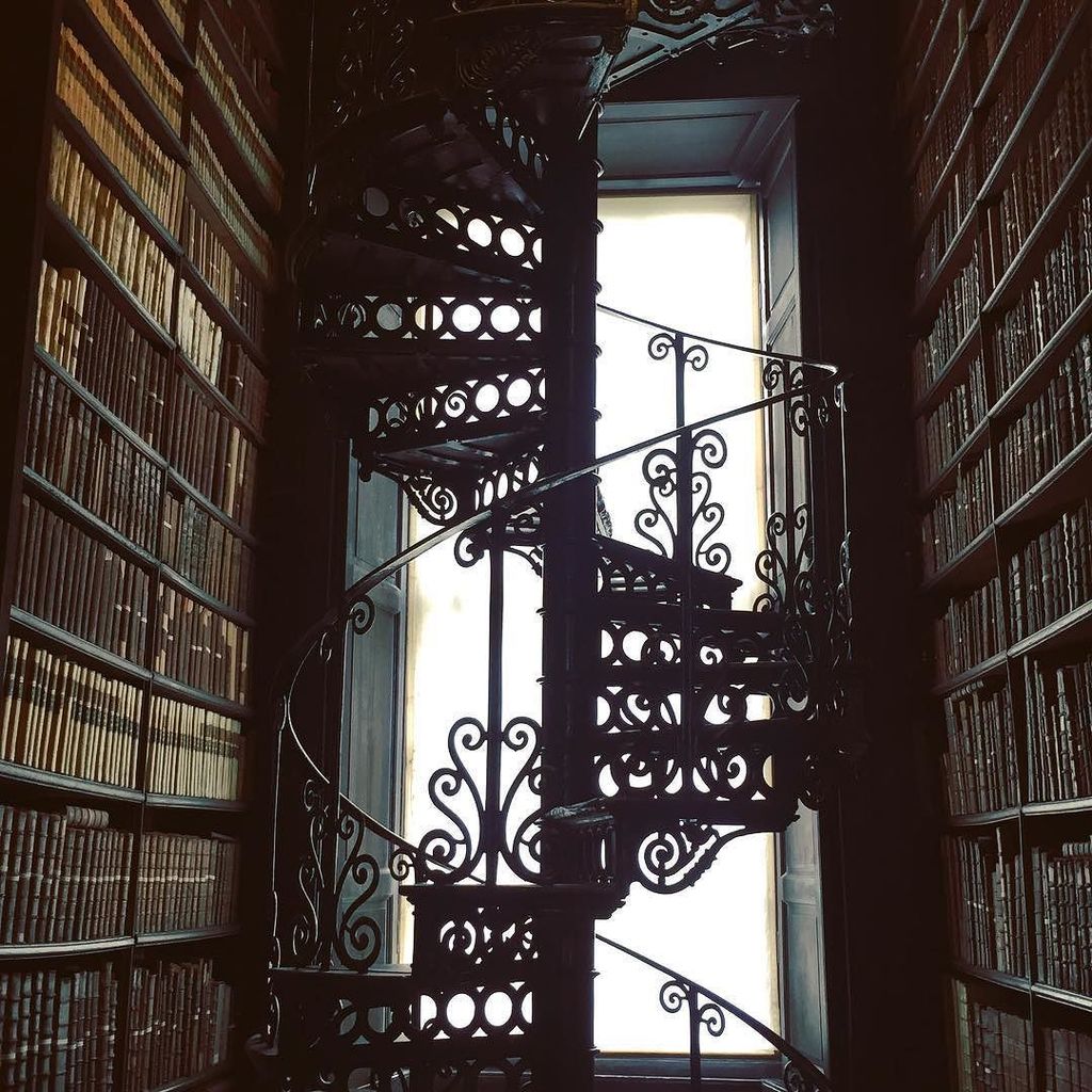 syrinpt's tweet image. Stairs #trinitycollege #trinitycollegelibrary #dublin #igersdublin #ireland #eire ift.tt/2s2ggWE
