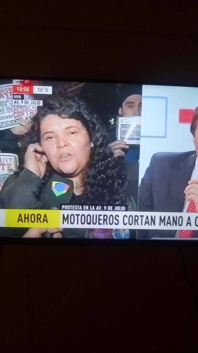 mariadeverill's tweet photo. Laura está enojada con una medida que en otros países resulta. "No me quedo en casa tomando mate" déjate de joder Laurita!! @edufeiok 💣 https://t.co/2DfbXJhAwt