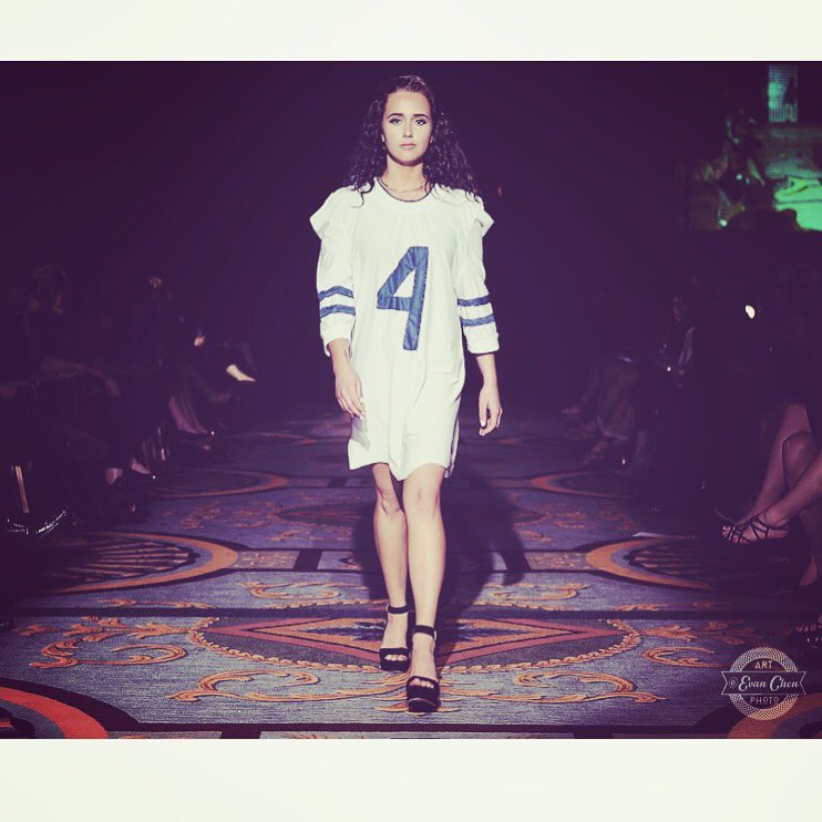 Huntie14's tweet photo. Booked another show to walk Infront of 100 000 present audience members and on live tv! Absolutely blessed 😍🙌 #fashion #runway https://t.co/81XNSwYElw