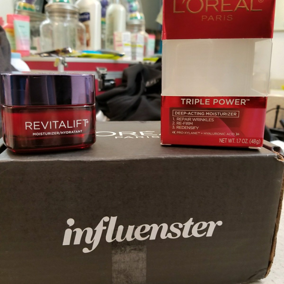 MeliJ78's tweet photo. I got my #revitalift voxbox. Can't wait to start the challenge. I got this for free to try this product. https://t.co/6vDSnRQqFq