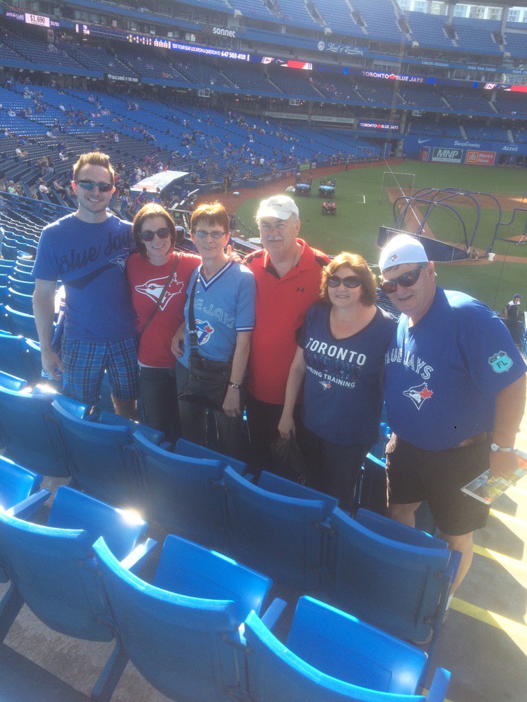 TimHoward1977's tweet photo. #LetsRise https://t.co/gVL12GfwYk