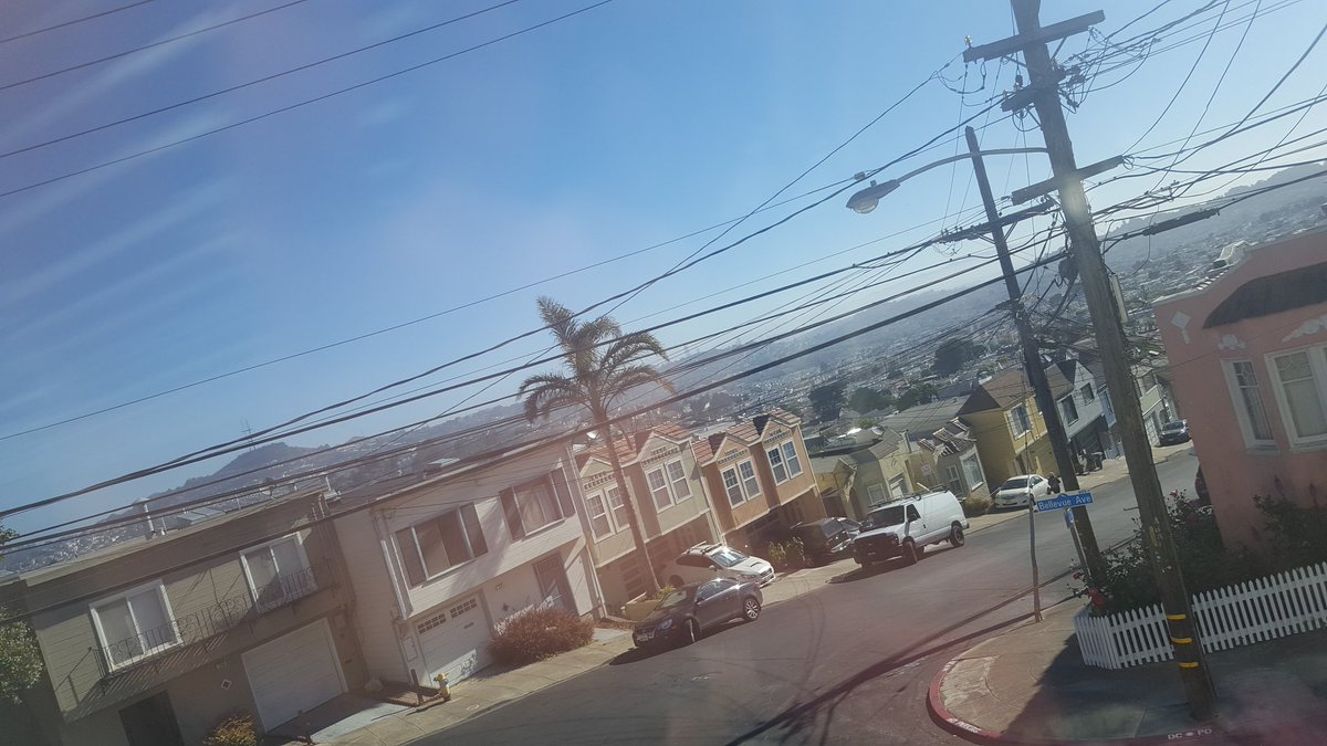 kidvishious's tweet photo. @NikkiRaquel1 Hi Nikki! Happy Day 2 U!! 
Work done..time 4 fun in da City. My mornin view from my crib. ☺🌻🤘
#NikkiRaquelRules 
#NikkiRules 🌹 https://t.co/qjDJtIWFTa