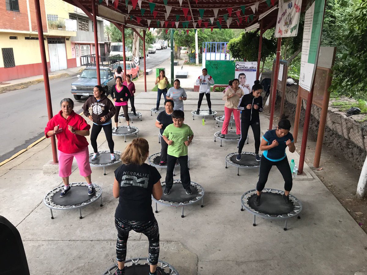 Candelaria___'s tweet photo. Comienzan las clases de #CardioJump en #CanalNacional, recuerda que el #DeporteEsSalud https://t.co/4T40lEAIv2