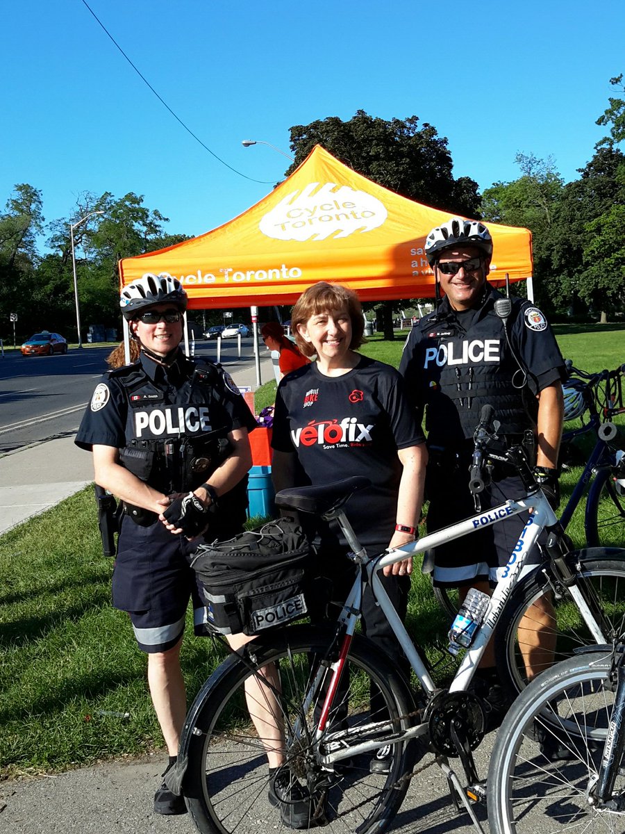 BikeValet's tweet photo. thanks for stopping by our Commuter Station!  @VelofixTO @TPS51Div https://t.co/skXlPpBCaQ
