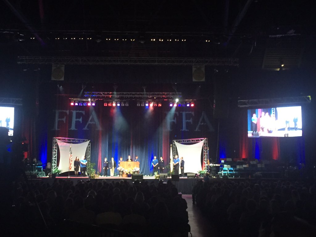 RachelB_6's tweet photo. Picture worth a thousand words- reflections at Session 5 of #ilconv17 thanking veterans for truly "Living to Serve". #Maximizeilffa https://t.co/C5eZ0F0L3G