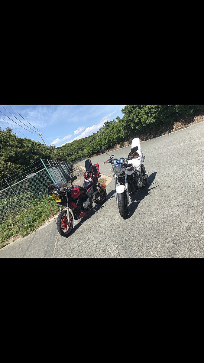 Hiro__________1's tweet photo. ジェイド買っちゃいませんか？

VFハンドル   カルスロ  パトランプ
cbxスイッチボックス  とかついてます

自家塗装 マフラーも自家製麺です。

気になる人✋ https://t.co/eORnASKW2k