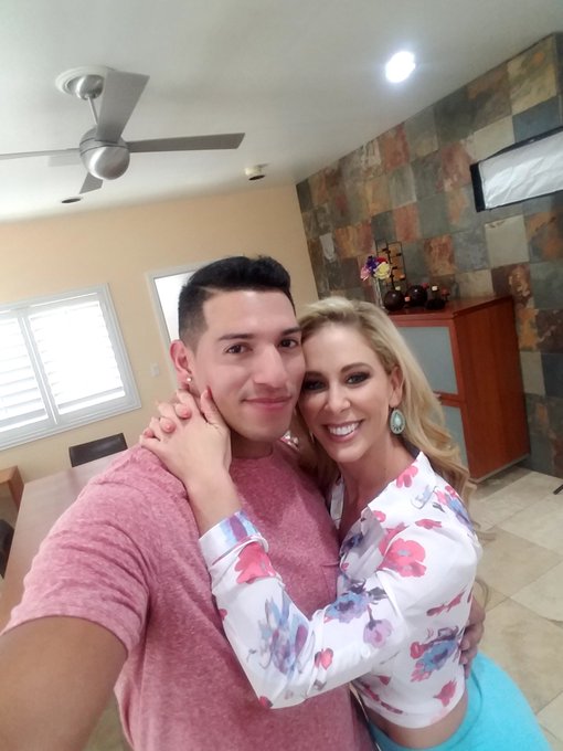 Awesome day on set with @CherieDeVille for @naughtyamerica! https://t.co/YtW6Wg9ubx<a class="tags" href="/tag/cheriedeville">@cheriedeville</a><a class="tags" href="/tag/naughtyamerica">@naughtyamerica</a><a href="/tag/cowboysnation"class="tags"><span>#cowboysnation</span></a>