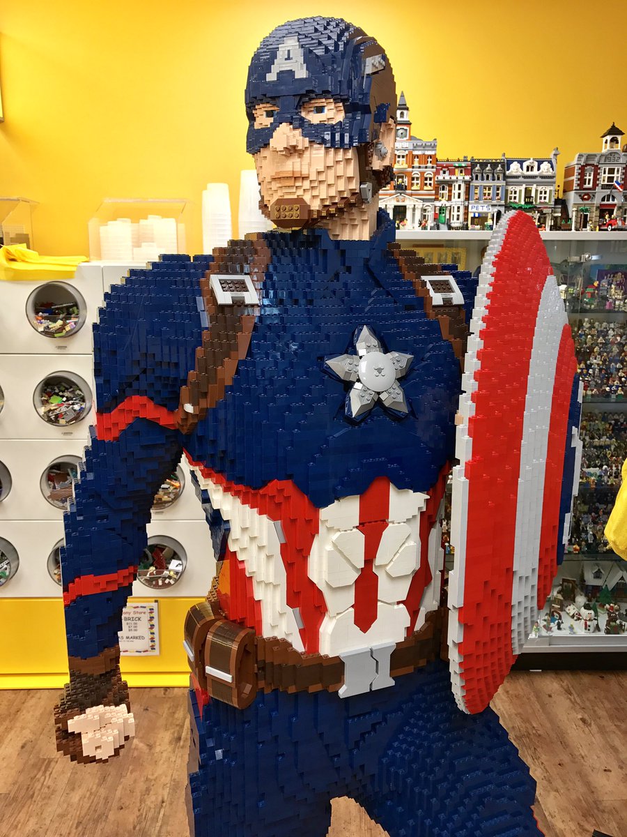 MrKevinHinkle's tweet photo. Awesome new #WonderWoman & #CaptainAmerica brick-built statues at the @LEGO_Group #CompanyStore in #Enfield, CT. #LEGO #AFOL #InsideLEGO https://t.co/b7JmnUP77b