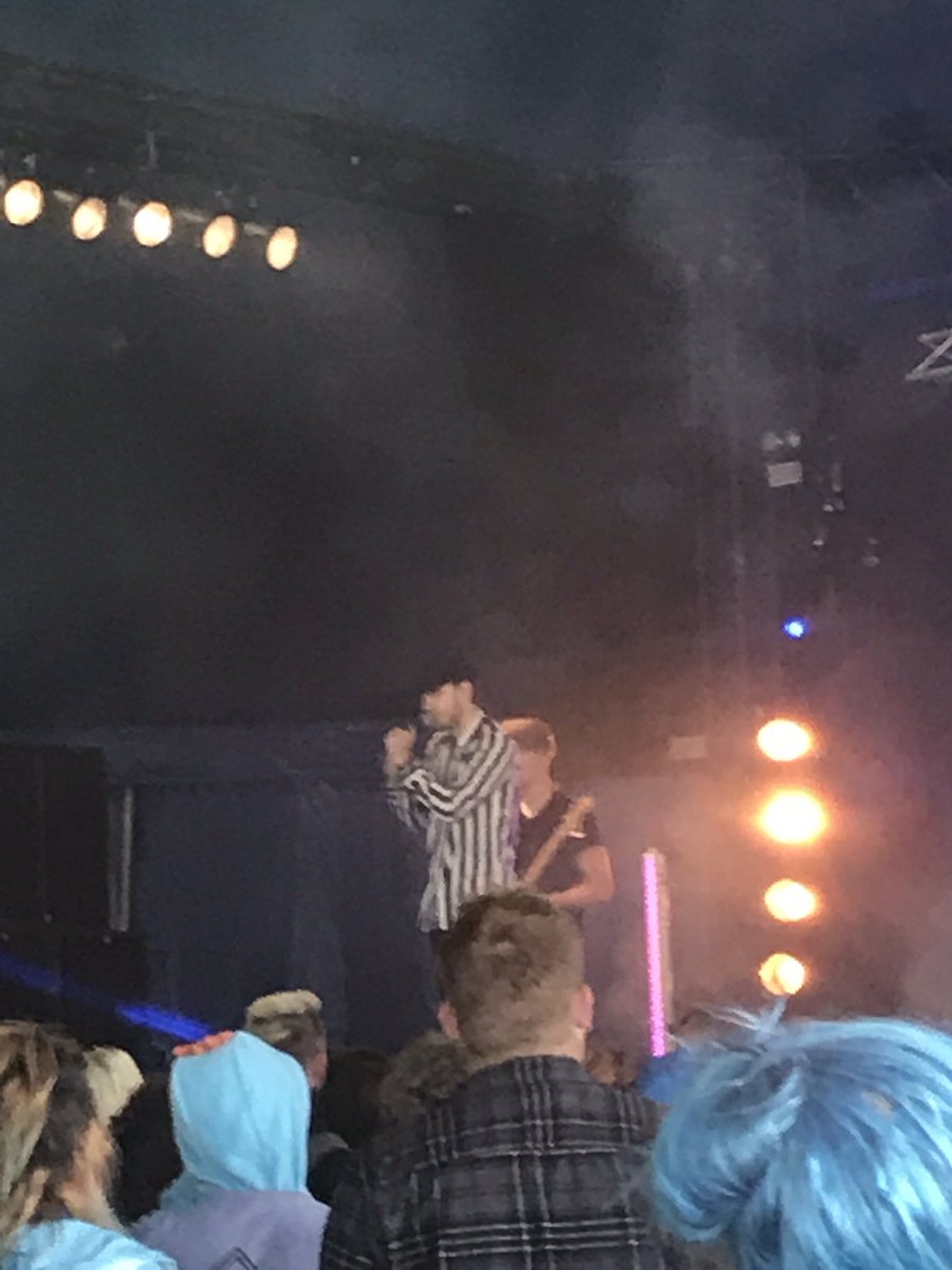 Wee_Lyn's tweet photo. @WeAreNormandie @DownloadFest #DL2017 epic set! Well worth being there for 11am!🤘😝 https://t.co/7lxYgnoumT