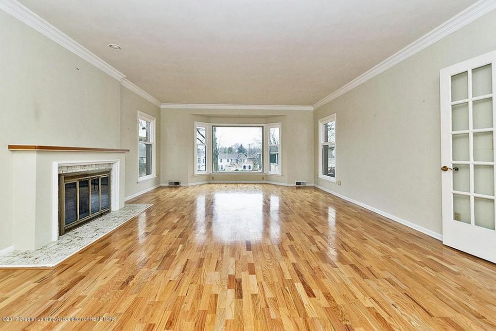 ADronemedia's tweet photo. The trick to capturing good #realestate photos is to take people through a house as if they're walking through it. https://t.co/0gbq7GZV5L