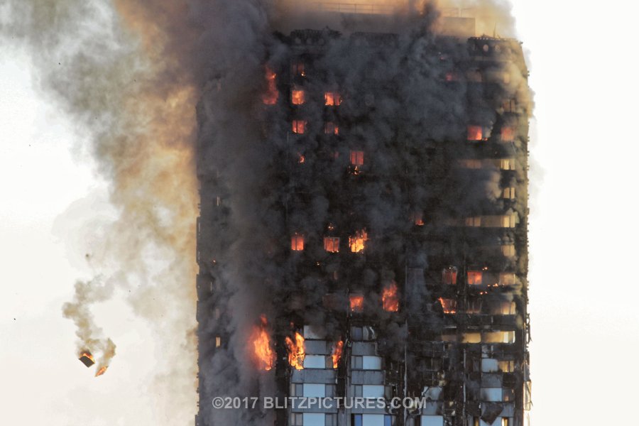 blitzpictures's tweet photo. Our #picture of the #fire engulfing flats in #GrenfellTower high-rise council #towerblock #LadbrokeGrove #London
https://t.co/ROqYDg0UMB https://t.co/87bJsWx8kN