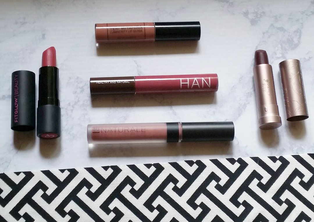 lilthingsmama's tweet photo. Green Lipstick &amp; Lip gloss Roundup isup onthe blog! Check out my current favorites! https://t.co/NQIZmlDPsu #organicbeauty #favorites #lips https://t.co/ZCO4S1PUjp