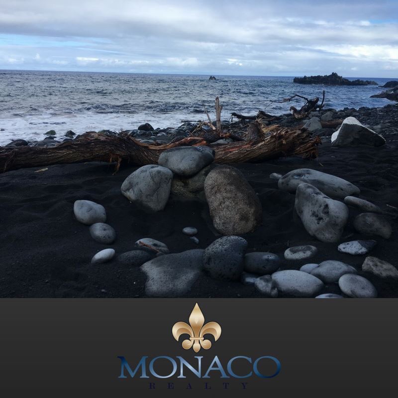 MonacoRealtyCA's tweet photo. Letting go has nothing to do with "quitting." Ask yourself "Am I sticking it out or am I staying g stuck?" You know yourself best. https://t.co/swkGjCsAiu