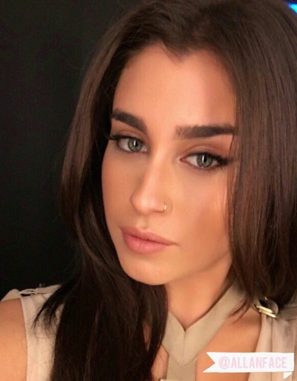 Yamiup12's tweet photo. #Stream5HDown #DOWNSpotify #Buy5HDownOniTunes ๐๐ค๐ฏโฌ๏ธ๐จ๐จ๐จ๐ฅ #FifthHarmony ๐๐๐๐
#DOWNMusicVideo ๐๐น๐ #Shazam5HDown ๐ #Harmonizers โค๏ธ https://t.co/8xsCzCQTdK