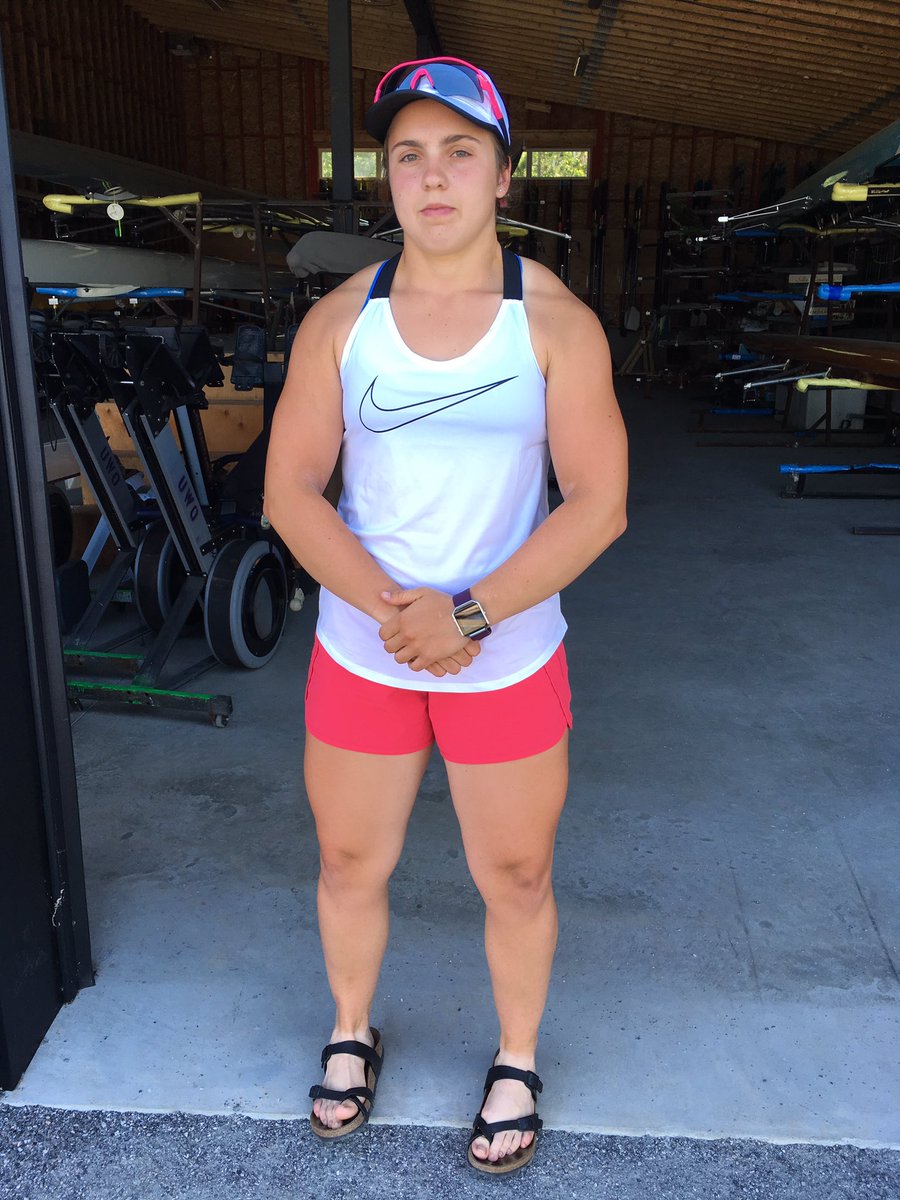 AnnaGrace270's tweet photo. Get you a girl that can do both 😍😩😩 @Stewart3Emily #traps https://t.co/vQCg8FYGon