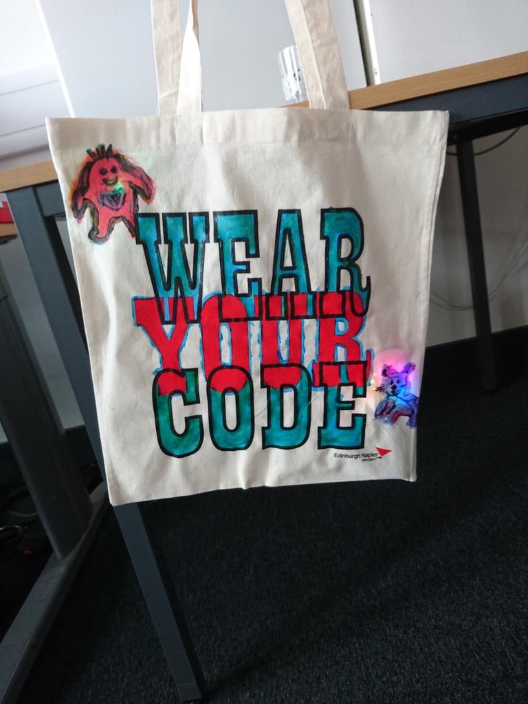 WeeReplicators's tweet image. #wearyourcode we&apos;ve now introduced 60 girls to coding and #wearabletech #adafruit #GirlsInSTEM @EdNapResearch