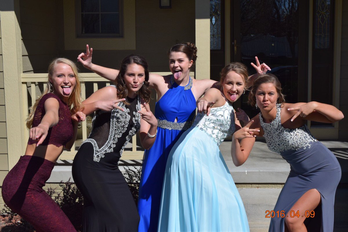 sidneyepp's tweet photo. Happy birthday ser ser @sarah_mixdorf hope you had a great day! Gonna miss u lots next year😭 don't get to lit tonite ❣️🎉 https://t.co/mZF9jDjwas