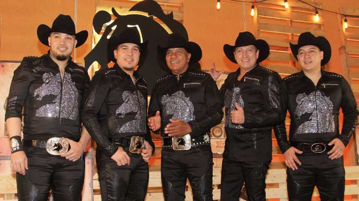 LasSuper20's tweet photo. Invitados de lujo este fin de semana junto a @Orlando_Panda #LasSuper20 @GrupoBRONCO NO te lo puedes perder! https://t.co/Cc0QGuTXaY