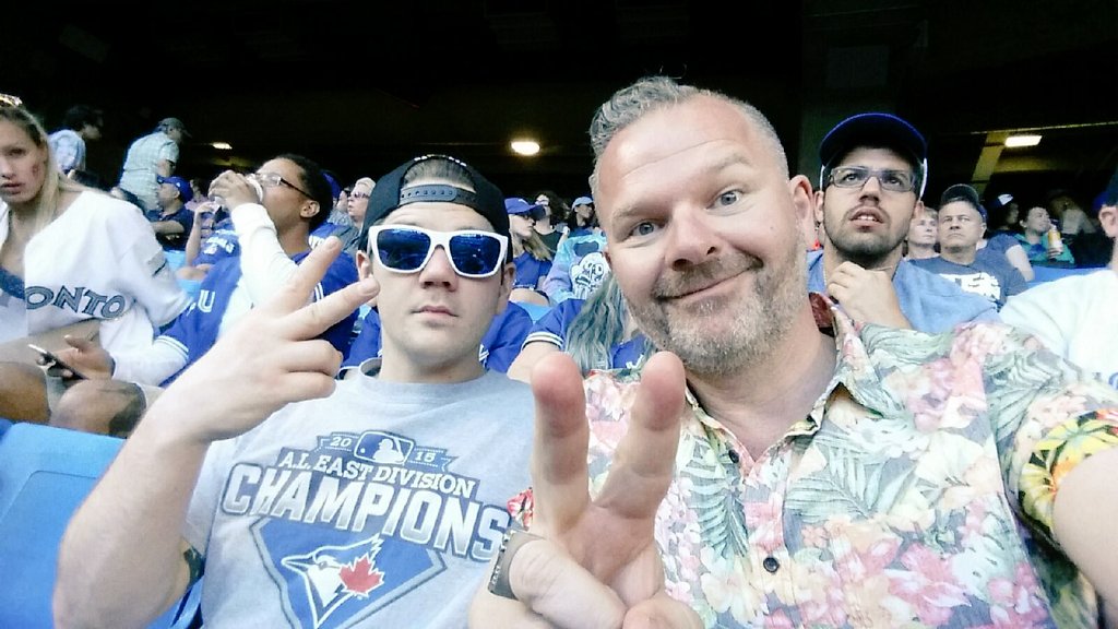 Let's go @BlueJays!!!!! #earlyfathersday #Toronto #Jays #BlueJays @Deudles25