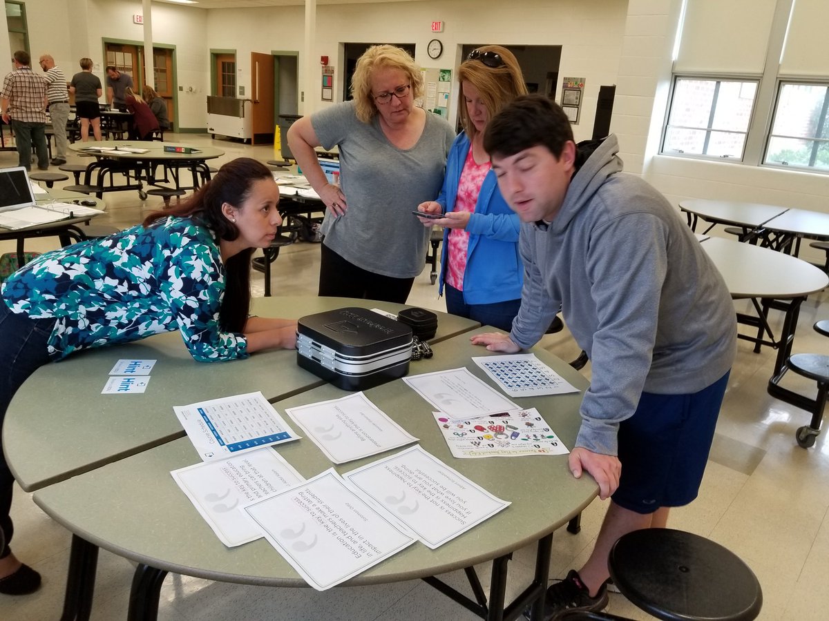 eslteacher28's tweet photo. Breakout edu! #teambuilding #imepstem #teamsouthbend https://t.co/nXJQRoOSLw