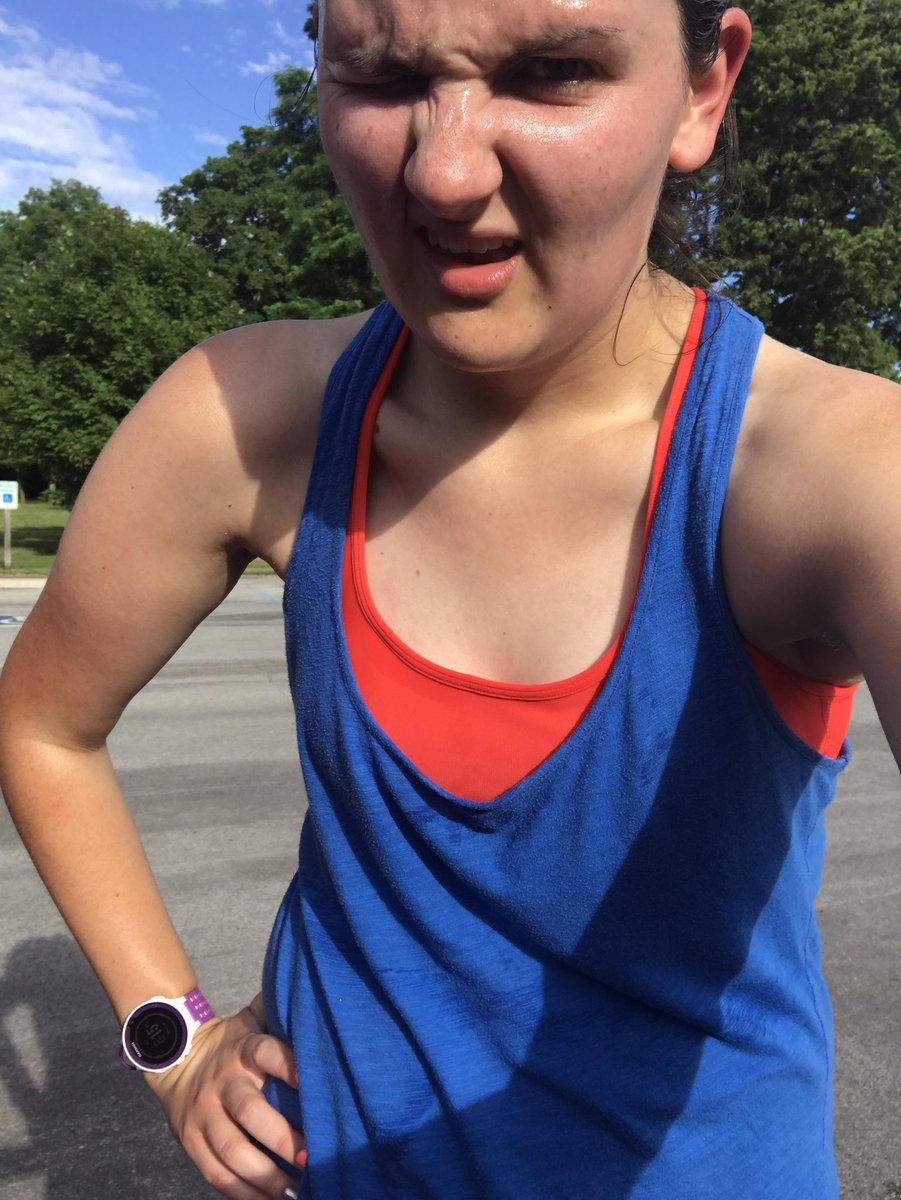 amaier22's tweet photo. How normal girls look after a run
vs
How I look. #SweatEverywhere🙃 https://t.co/5VPSI2L9pN