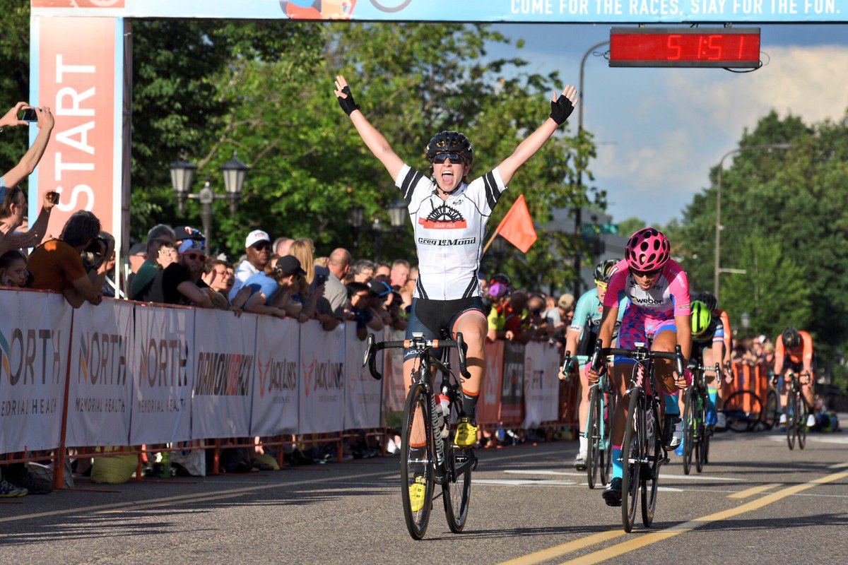 @Rally_Cycling <a href="/emmabeancx/">Emma White</a> sprints to take the win <a href="/NSBikeFest/">NorthStarGrandPrix</a> Grand Avenue crit #nsgp