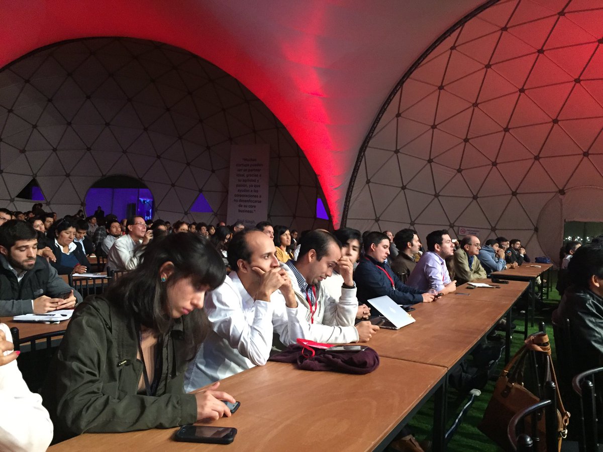 RoblesSusanaro's tweet photo. Full house #Perurocks! #comunidadSUP @startupperu @mosimosquera https://t.co/2s7c7UPYsZ