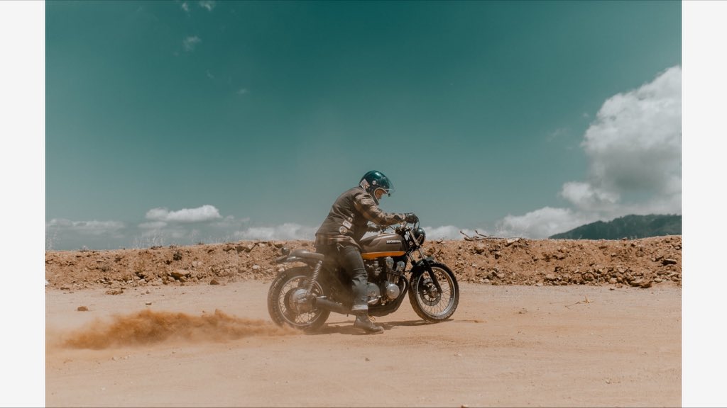 RideFastDieOld's tweet photo. Stay dirty. #hondaCB #caferacer #scrambler #cb750 #staydirty https://t.co/Kcxoq1PFwl