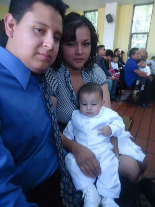 milisanches9's tweet photo. #angelresponde este es angel y su esposa es x eso q no se caso ajajaj bueno aparte de que nada del programucho es verdad😄😃😂 https://t.co/L8Es2tvl2t
