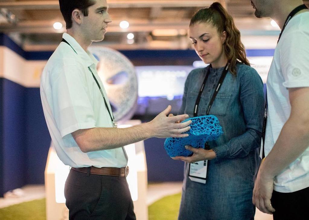 Pourquoi ne pas créer le futur par l'utilisation et la transformation de matières recyclées? Nous sommes fiers de … ift.tt/2sqtqNP