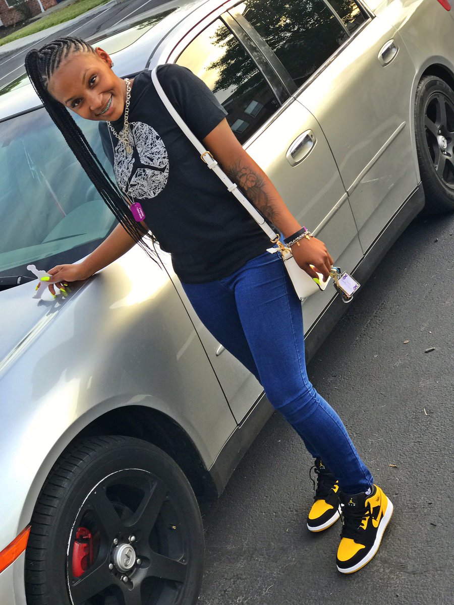 Armanibrooks_'s tweet photo. Me &amp; silver 🚘good over this waaaay 💪🏽💫 **take notes** https://t.co/EUweM3cqZs