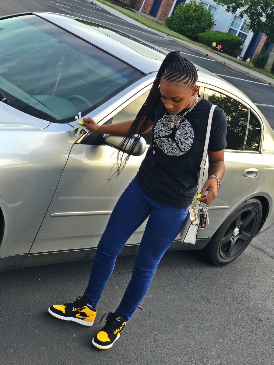 Armanibrooks_'s tweet photo. Me &amp; silver 🚘good over this waaaay 💪🏽💫 **take notes** https://t.co/EUweM3cqZs