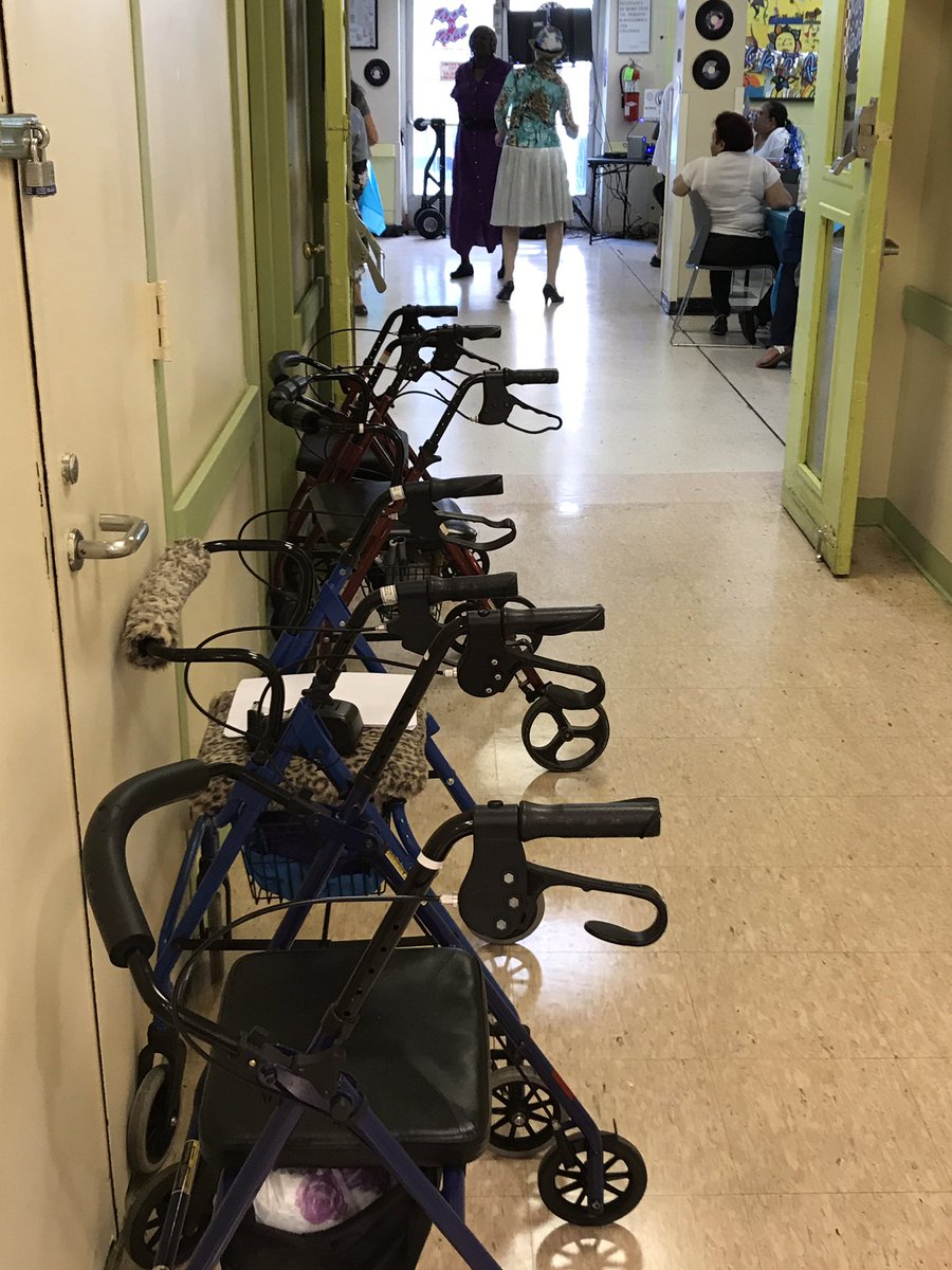gregjmorris's tweet photo. Check the @NYCSeniors parking lot today @IsaacsCenterNYC. You know what that means... #seniorprom2017 https://t.co/H2XSPWzo9g