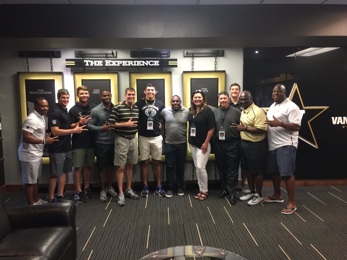 benbresnahan's tweet photo. I am beyond blessed to announce my commitment to Vanderbilt University!!⚓️⬇️ #AnchorDown #Dynamite18 https://t.co/809hKekp4s